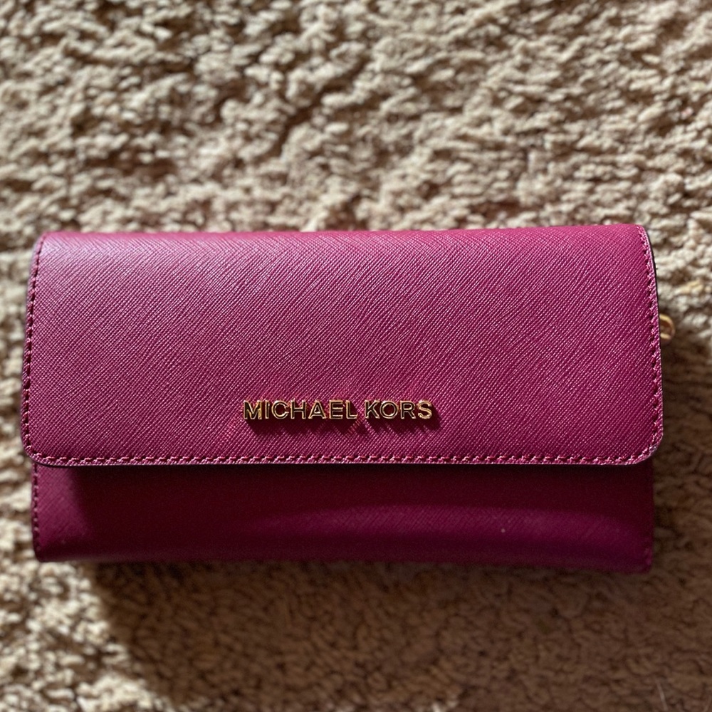 Michael Kors Jet Set Traveler Wallet NWT